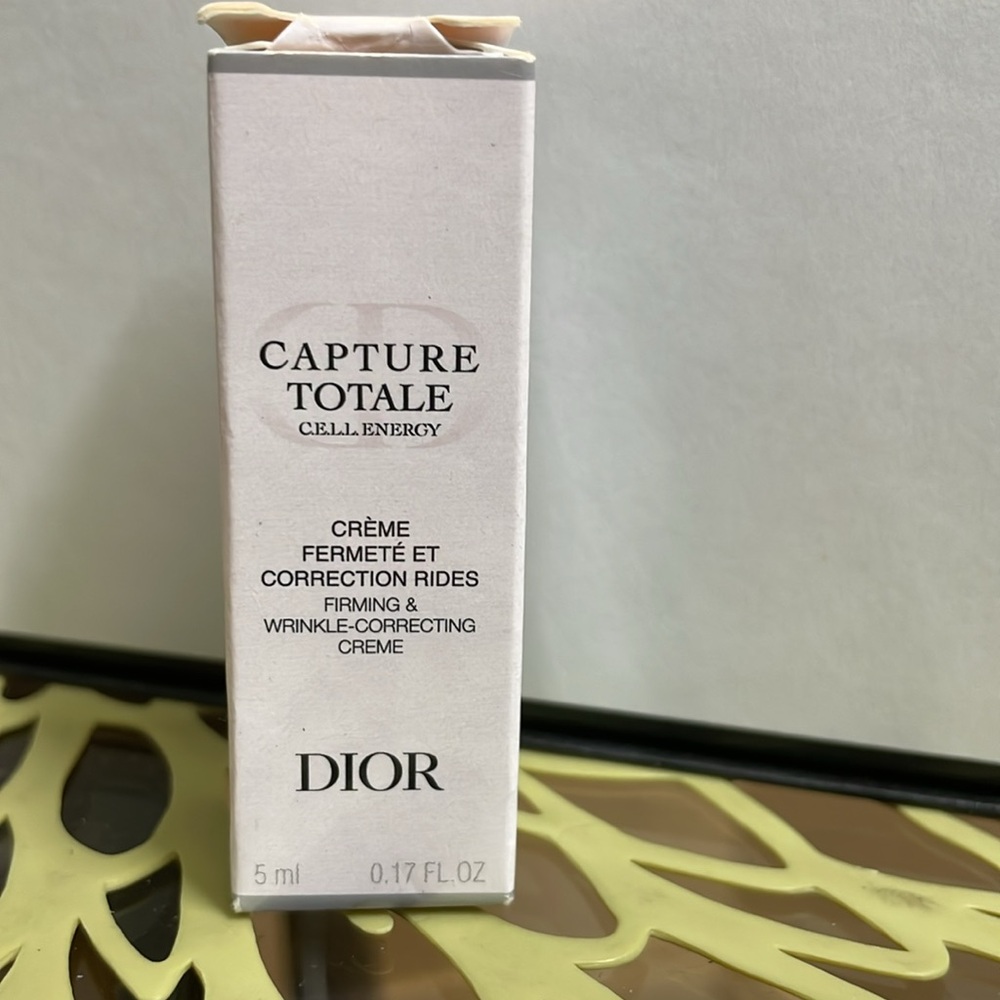 Dior - Picture 1 of 3